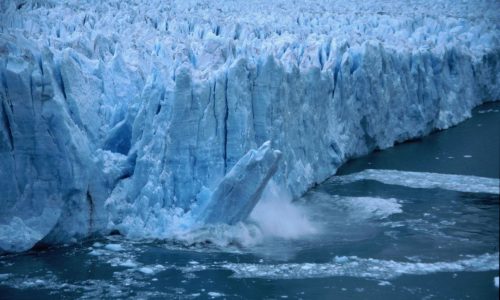 Le reazione della scienza alla legge argentina che apre allo sfruttamento dei ghiacciai, già agonizzanti a causa del clima che cambia